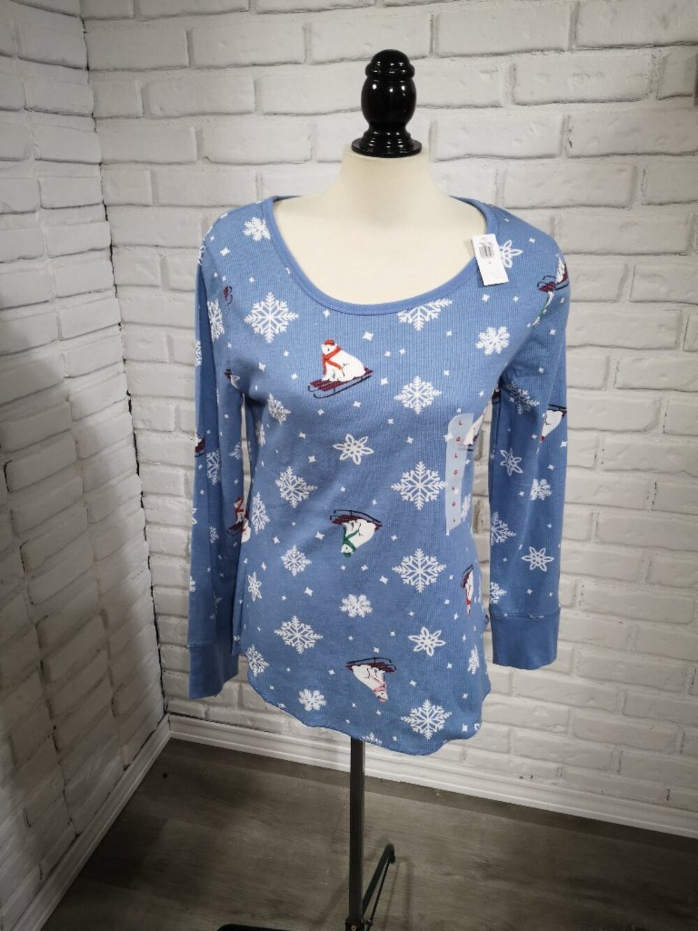 NWT Old Navy Ladies Size Large Blue w/ Polar Bears on Sleds Waffle PJ Top Only